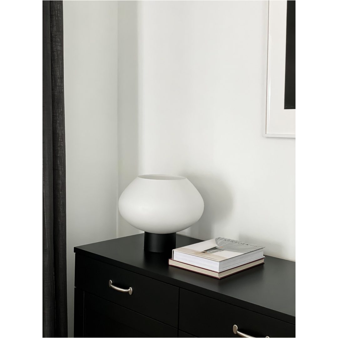 Bell Bordlampa Stor, Svart/vit ANETA HOME Sockel E27 Svart /Opalvit – bild 3