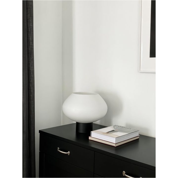 Bell Bordlampa Stor, Svart/vit ANETA HOME Sockel E27 Svart /Opalvit – bild 3