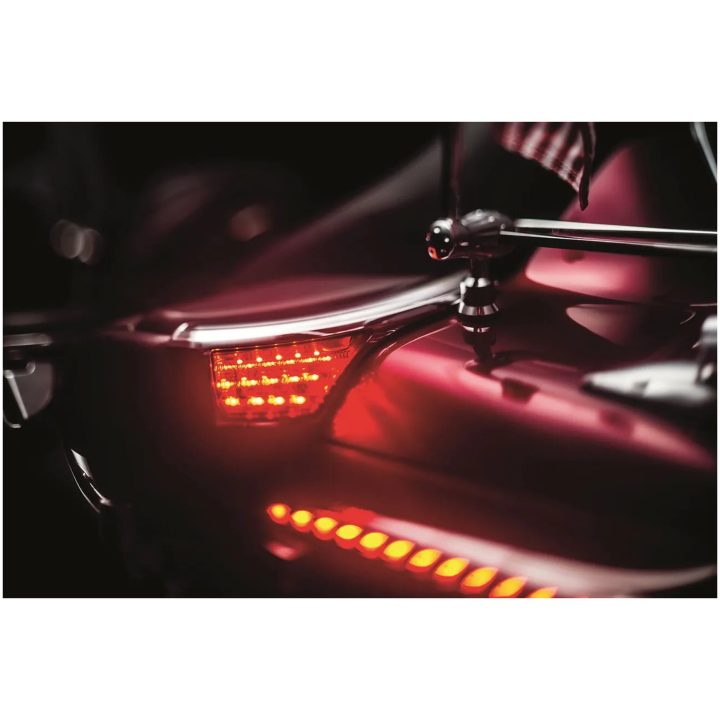 Blinkers Passagerararmstöd LED Krom/Röd KURYAKYN – bild 4