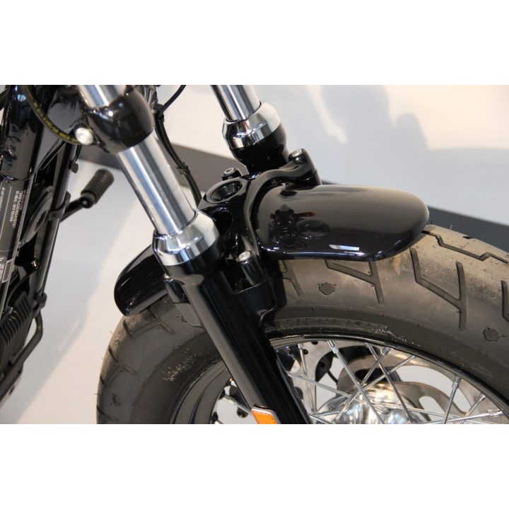 Framskärm Bobber Blanksvart CULT WERK – bild 5