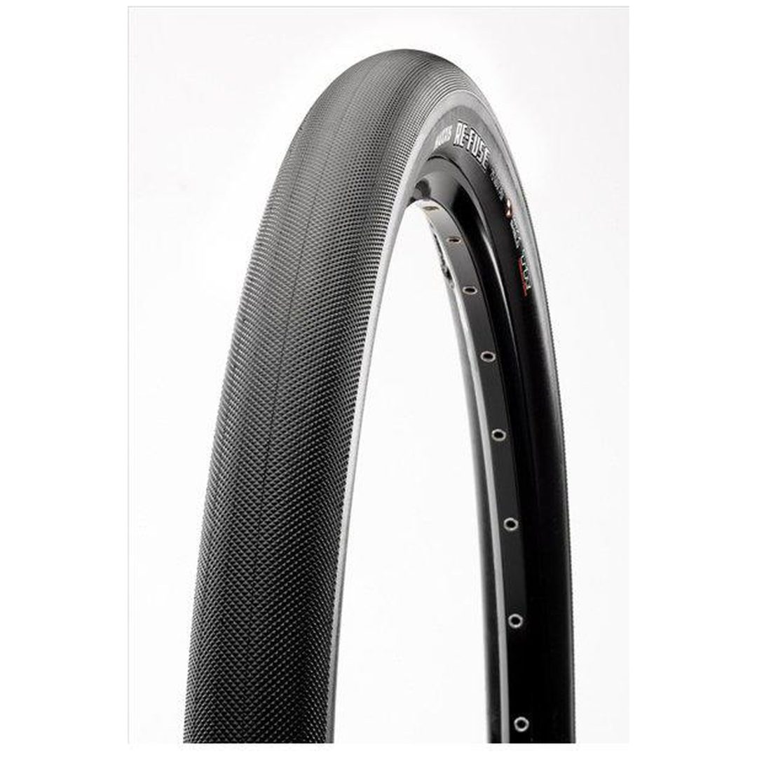 Landsvägsdäck Refuse Svart MAXXIS