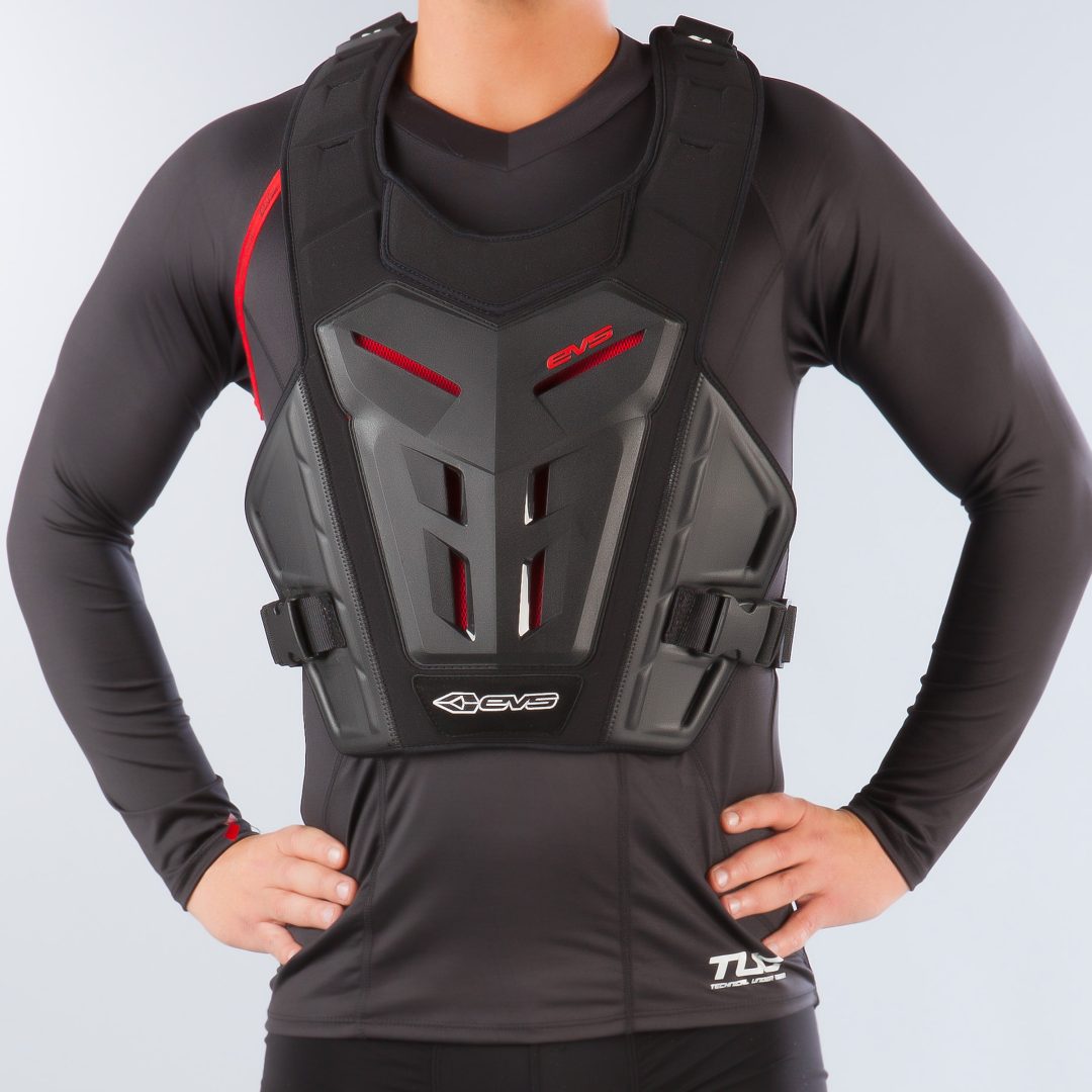 Revolution 4 Svart EVS Sports En storlek