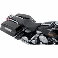Sadel Solo Low Profile FP Framskjutande Position Svart DRAG SPECIALTIES