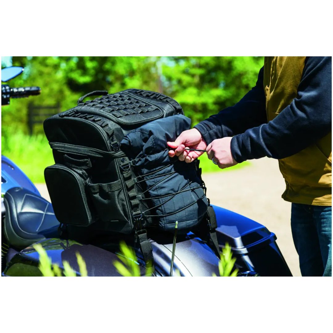 Sadelväska Momentun Vagabond Svart KURYAKYN 46 Liter / Svart – bild 8
