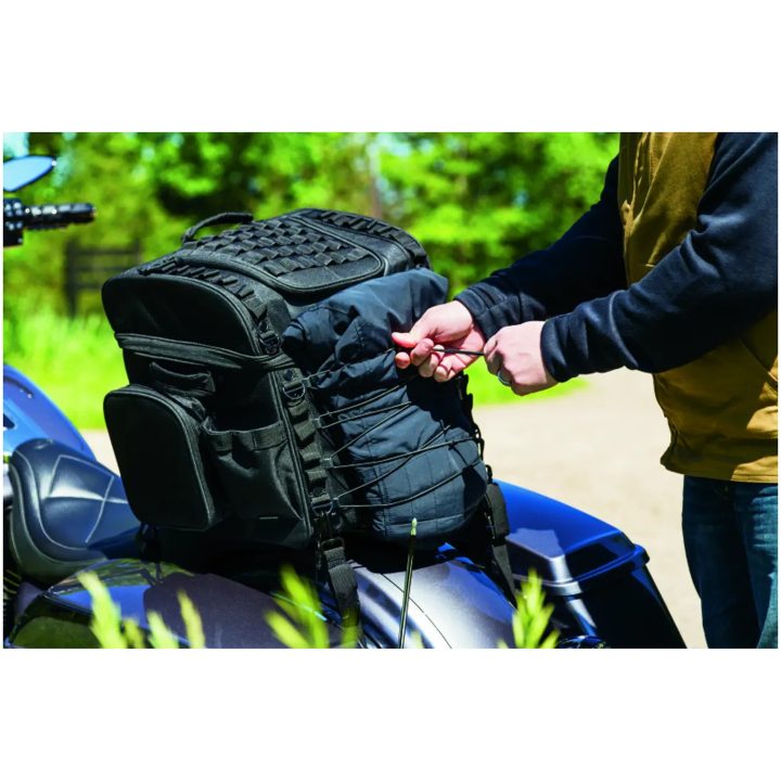 Sadelväska Momentun Vagabond Svart KURYAKYN 46 Liter / Svart – bild 8