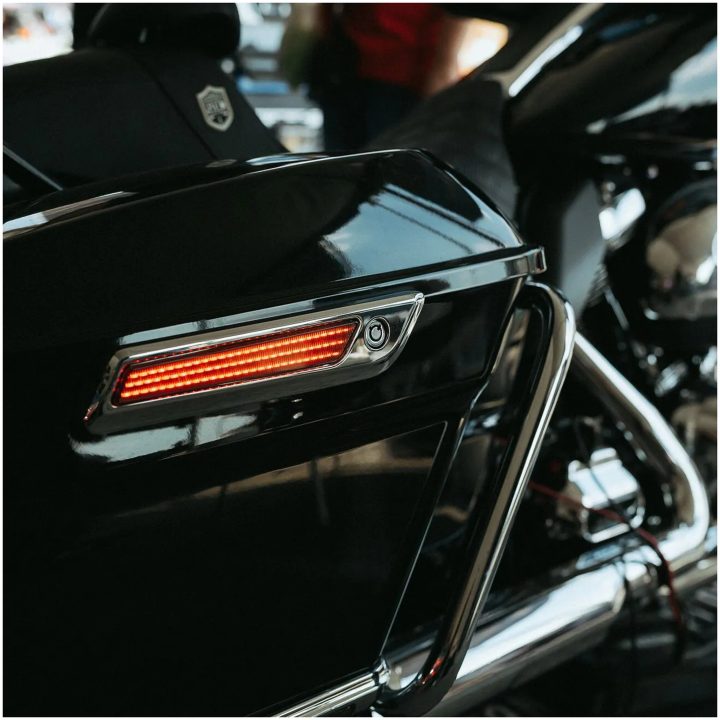 Sadelväsklås Led Ljus Rökfärgad/Röd/Krom CUSTOM DYNAMICS Accentbelysning – bild 3