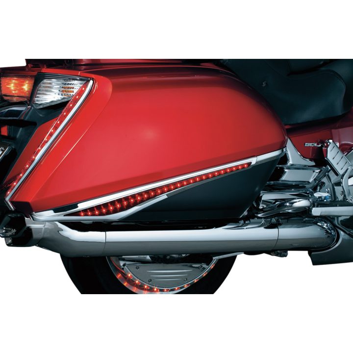 Sadelväskor Led Accent Swoops Röd/Krom KURYAKYN SADDLEBAG ACCENT SWOOPS – bild 2