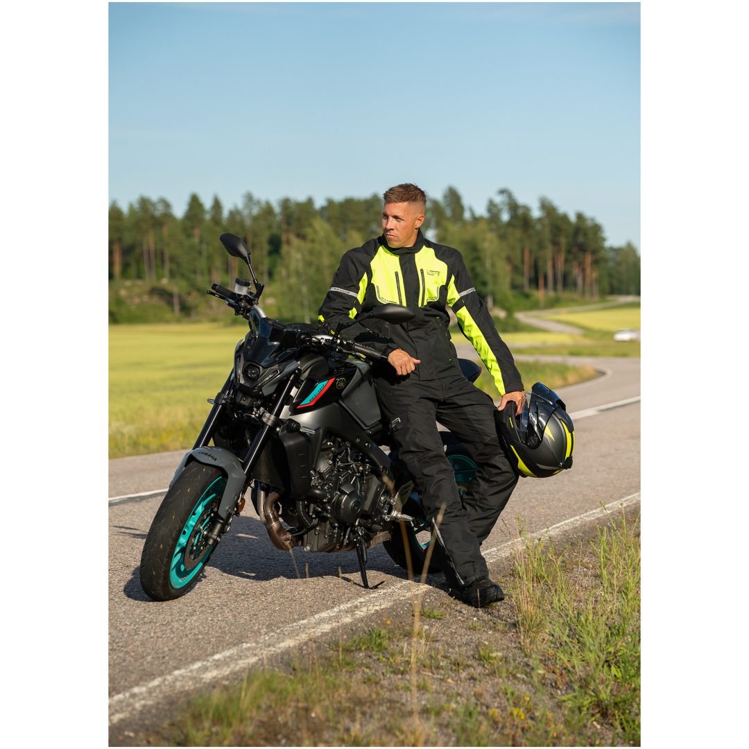 Textiljacka Lomsen Svart/Gul Lindstrands 48 – bild 3