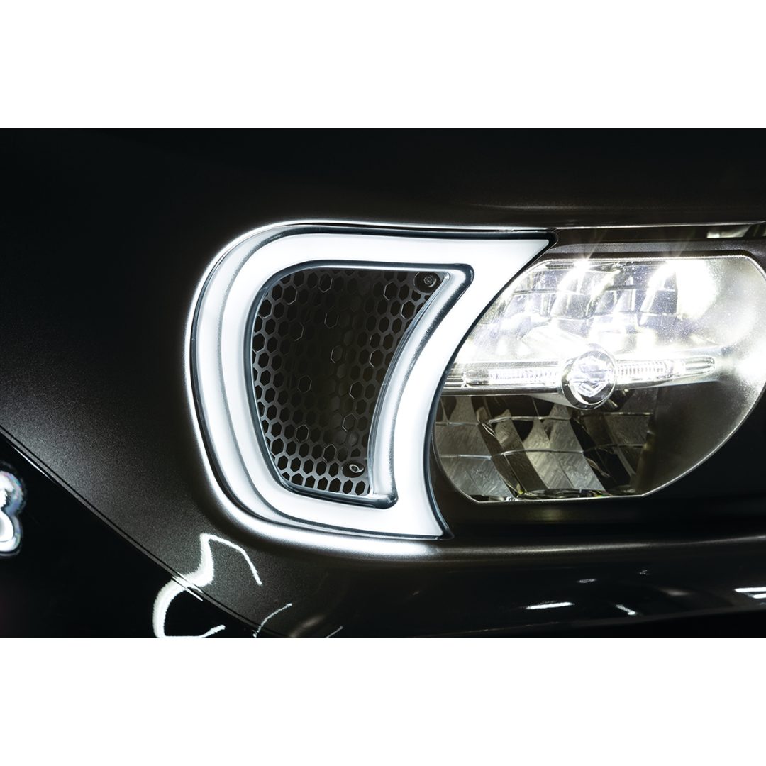Ventinsats Tracer LED Svart Vit Orange KURYAKYN – bild 3