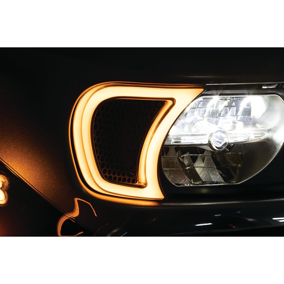 Ventinsats Tracer LED Svart Vit Orange KURYAKYN – bild 2