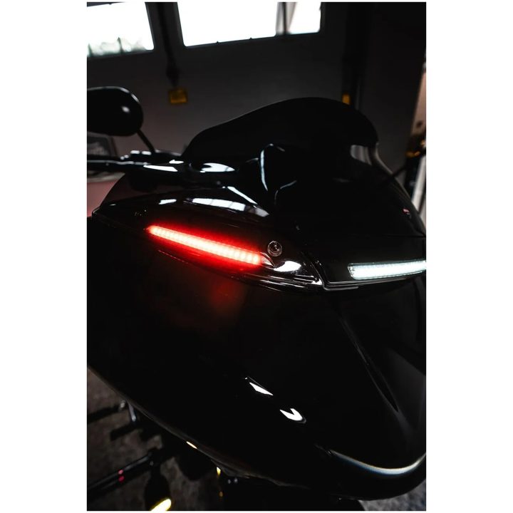 Vindskyddsbelysning Genesis® 4 Dynamisk Led Rök/Svart CUSTOM DYNAMICS Vindrutelist – bild 2